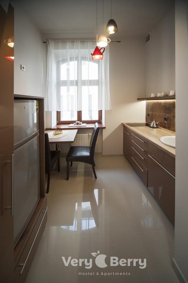 Przestronny Apartament Very Berry W Poznaniu Z Dwiema Sypialniami By Noclegi Renters Екстериор снимка