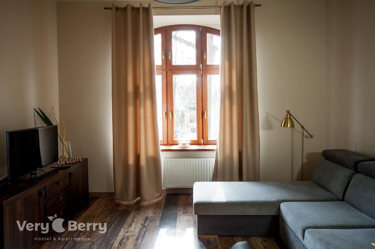 Przestronny Apartament Very Berry W Poznaniu Z Dwiema Sypialniami By Noclegi Renters Екстериор снимка