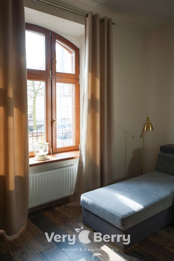 Przestronny Apartament Very Berry W Poznaniu Z Dwiema Sypialniami By Noclegi Renters Екстериор снимка