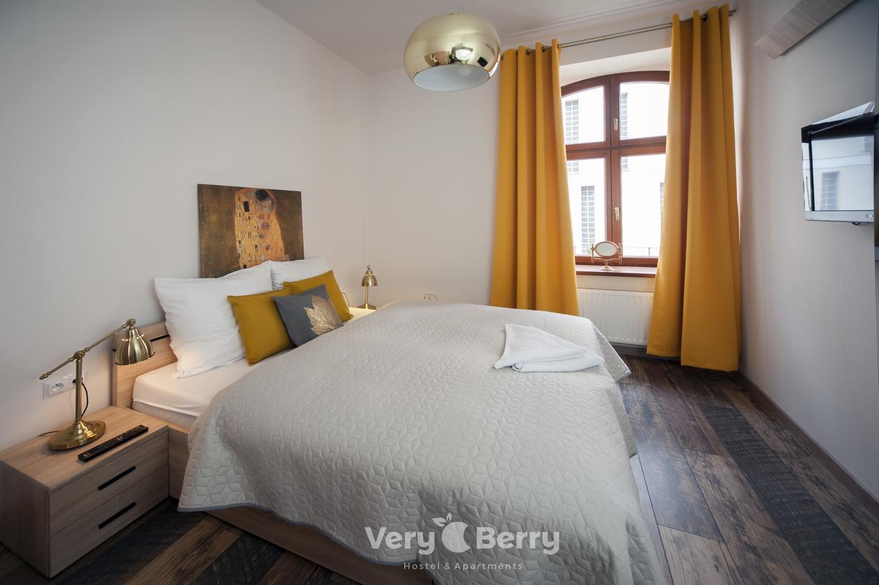 Przestronny Apartament Very Berry W Poznaniu Z Dwiema Sypialniami By Noclegi Renters Екстериор снимка